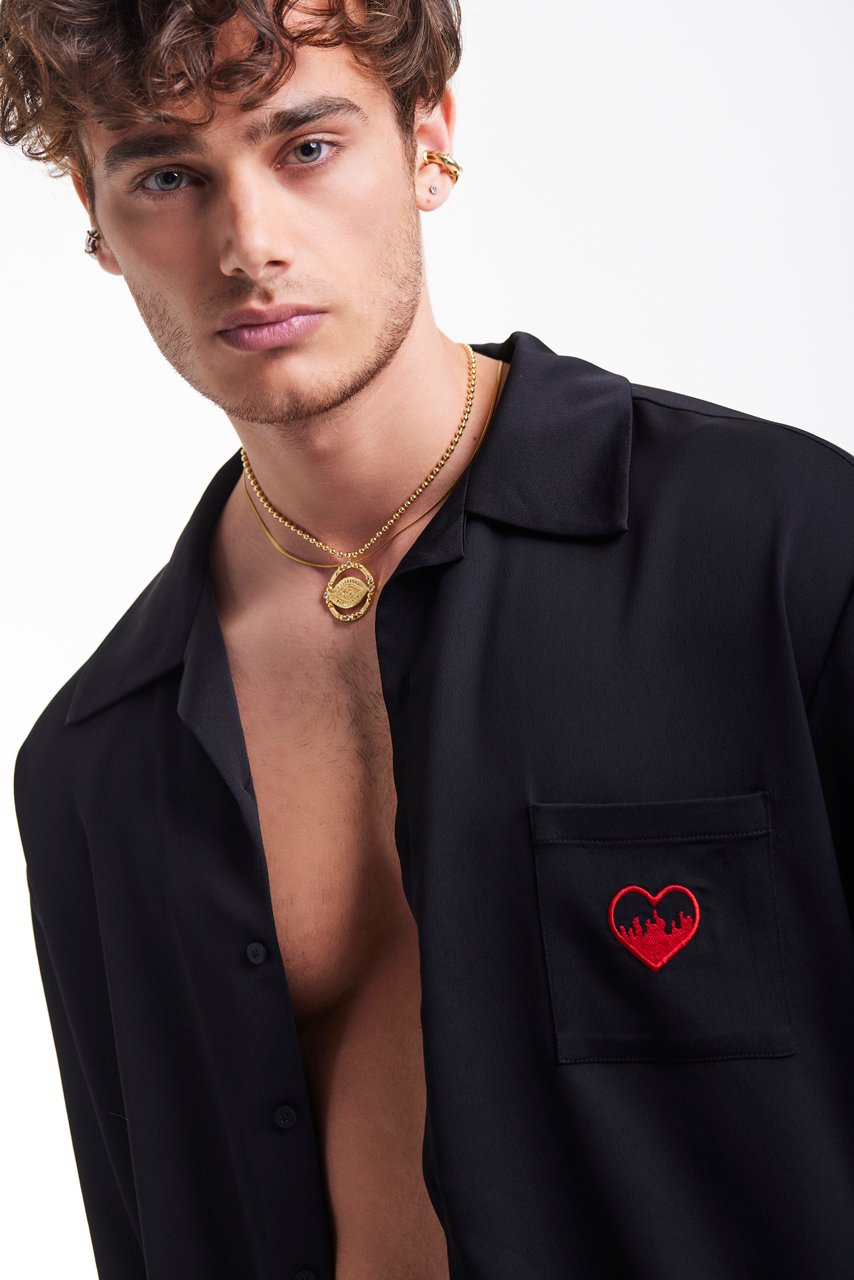 Professional commercial fashion studio photographs by Sinan Niyazi Kutsal for Je te veux, capturing young models in silk scarf crop tops, gradient kimonos, and premium embroidered shirts posing against a crisp white background.